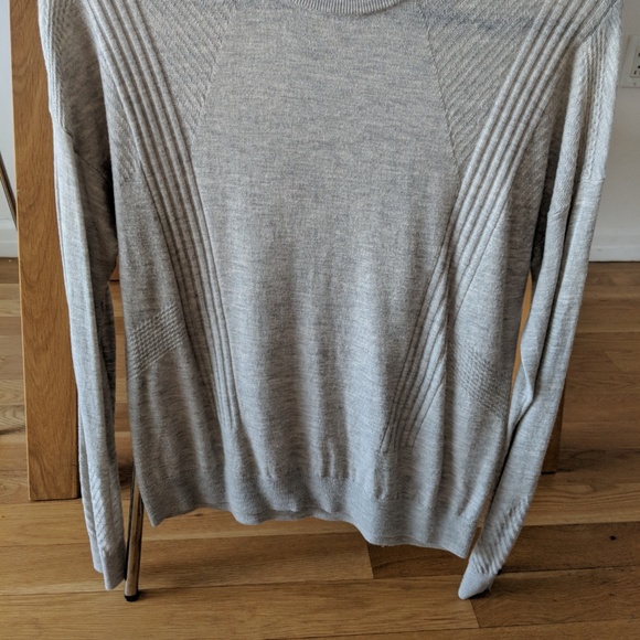 Vince Sweater - Picture 2 of 4